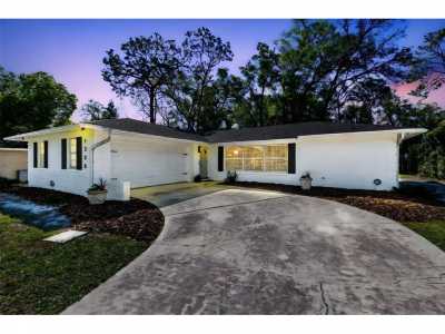 Home For Sale in Altamonte Springs, Florida