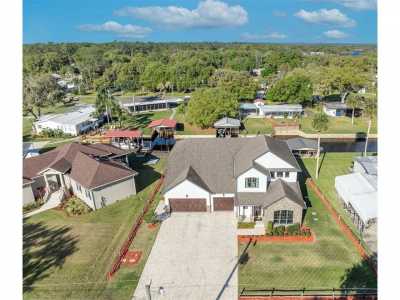 Home For Sale in Geneva, Florida
