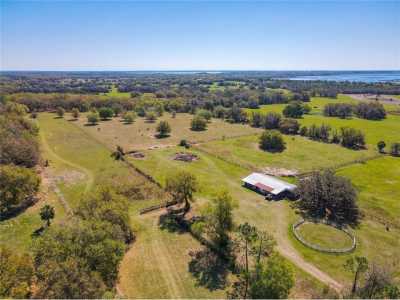 Home For Sale in Leesburg, Florida