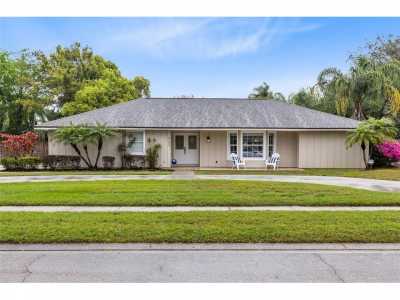 Home For Sale in Winter Springs, Florida