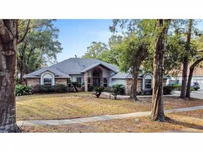 Home For Sale in Lake Mary, Florida