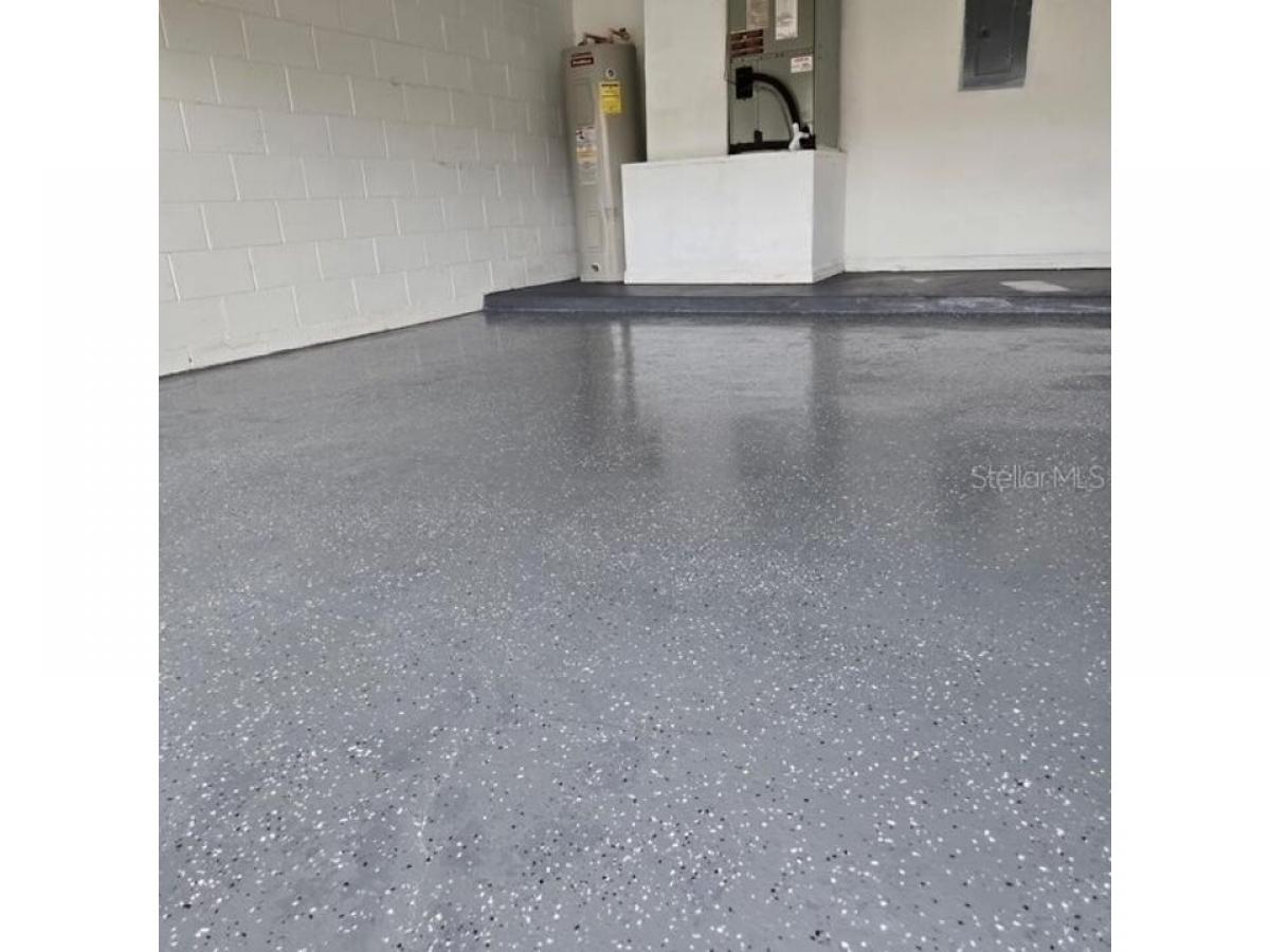 Picture of Home For Sale in Tavares, Florida, United States