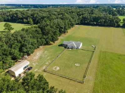 Home For Sale in Newberry, Florida