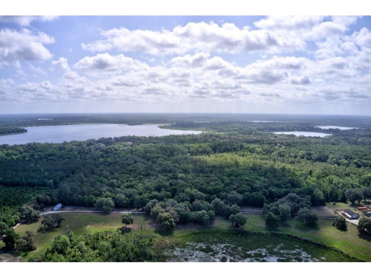 Picture of Residential Land For Sale in Hawthorne, Florida, United States