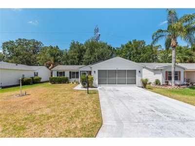 Home For Sale in Lady Lake, Florida