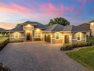 Home For Sale in Lady Lake, Florida