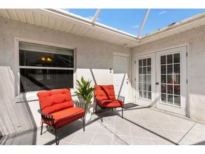 Home For Sale in Leesburg, Florida