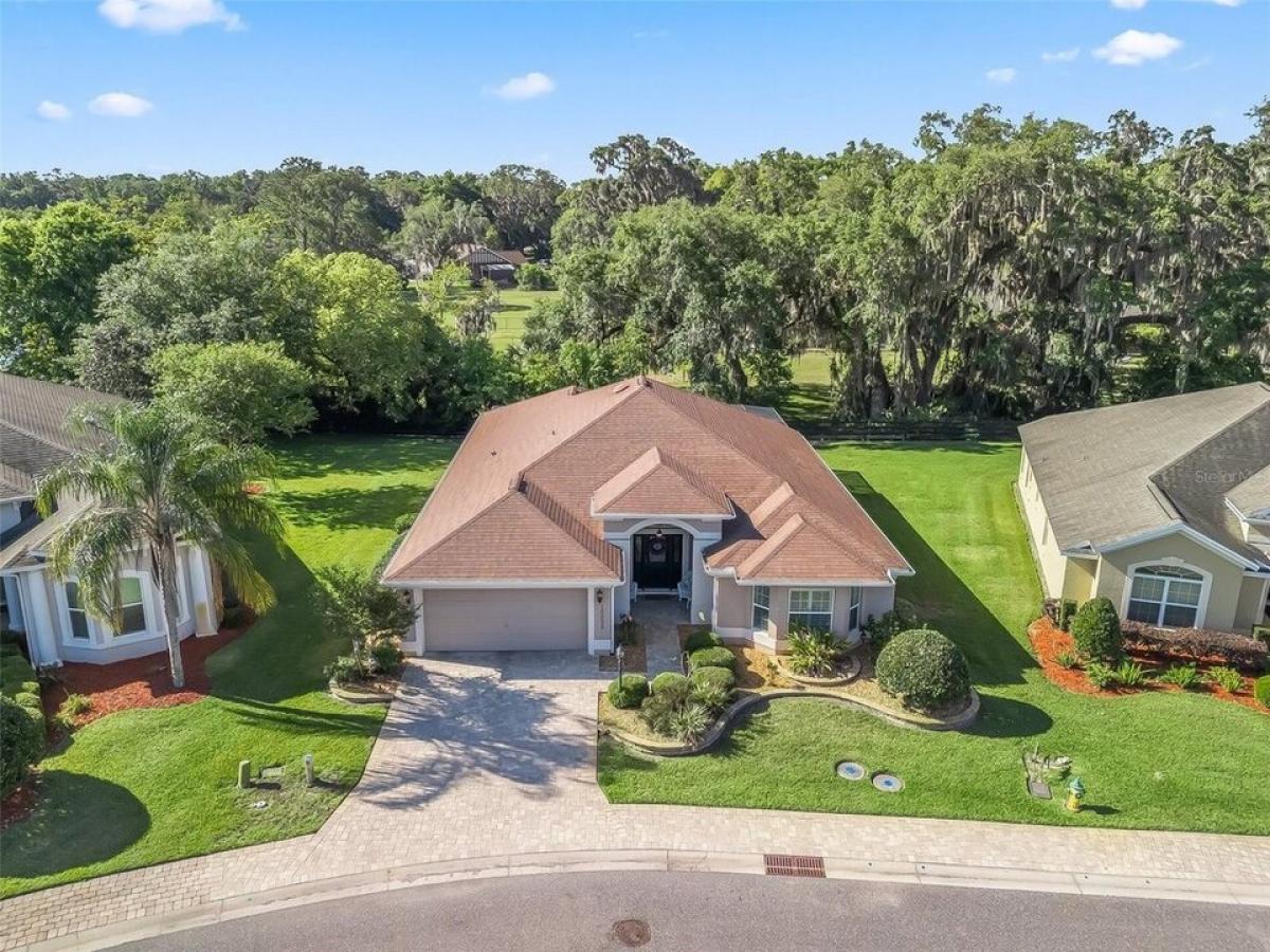 Picture of Home For Sale in Oxford, Florida, United States