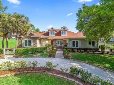 Home For Sale in Lady Lake, Florida