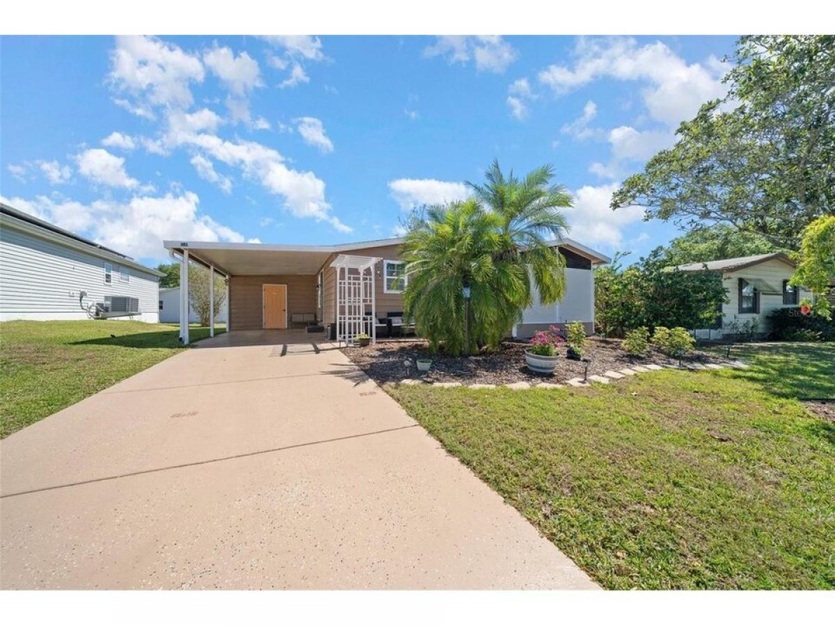 Picture of Home For Sale in Lady Lake, Florida, United States