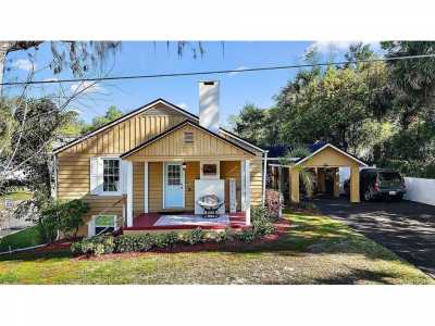 Home For Sale in Mount Dora, Florida