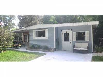 Home For Sale in Lady Lake, Florida