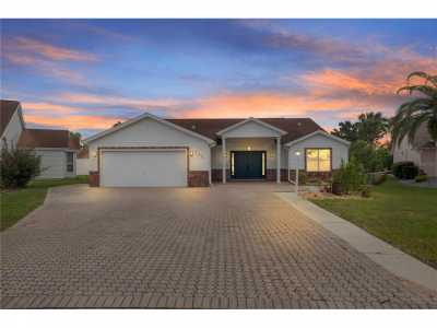 Home For Sale in Lady Lake, Florida