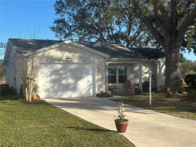 Home For Sale in Leesburg, Florida
