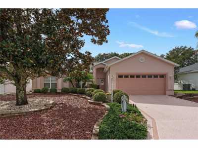 Home For Sale in Leesburg, Florida