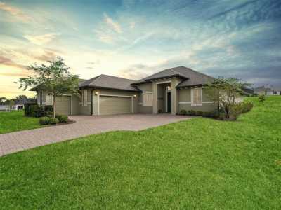 Home For Sale in Lady Lake, Florida