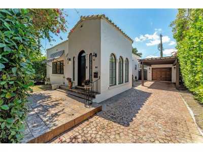 Home For Sale in Coral Gables, Florida