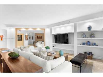 Home For Sale in Coral Gables, Florida