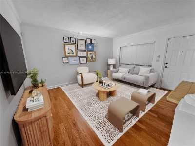 Home For Sale in Coral Gables, Florida