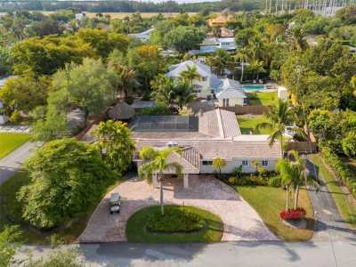 Home For Sale in Coral Gables, Florida