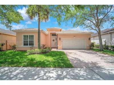 Home For Sale in Weston, Florida