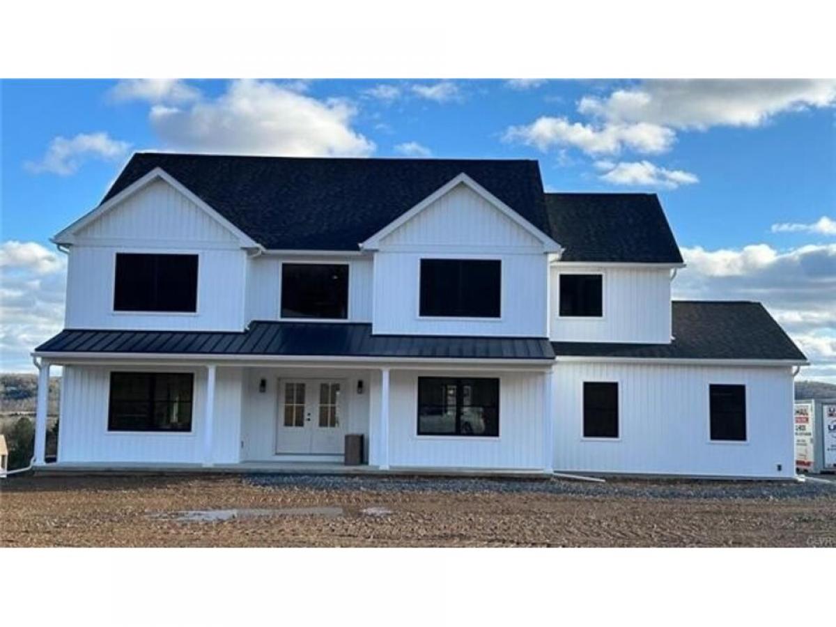 Picture of Home For Sale in Mahoning, Pennsylvania, United States