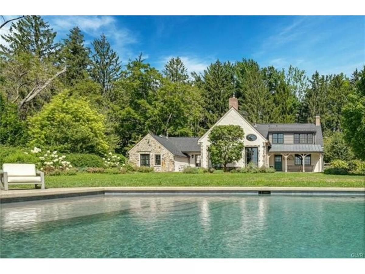 Picture of Home For Sale in Solebury, Pennsylvania, United States