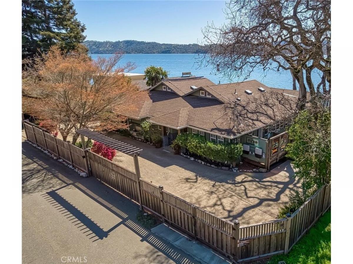 Picture of Home For Sale in Clearlake Oaks, California, United States
