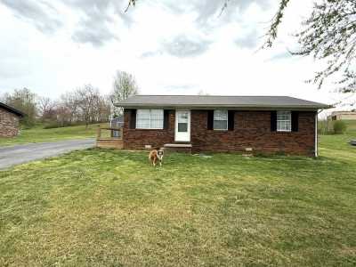 Home For Sale in Albany, Kentucky