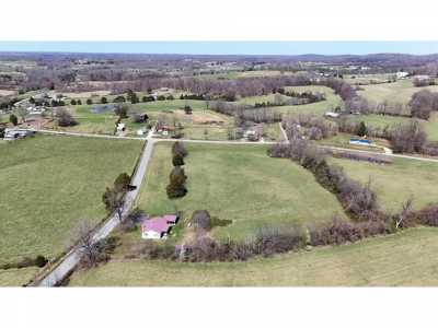 Home For Sale in Albany, Kentucky