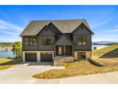 Home For Sale in Dandridge, Tennessee