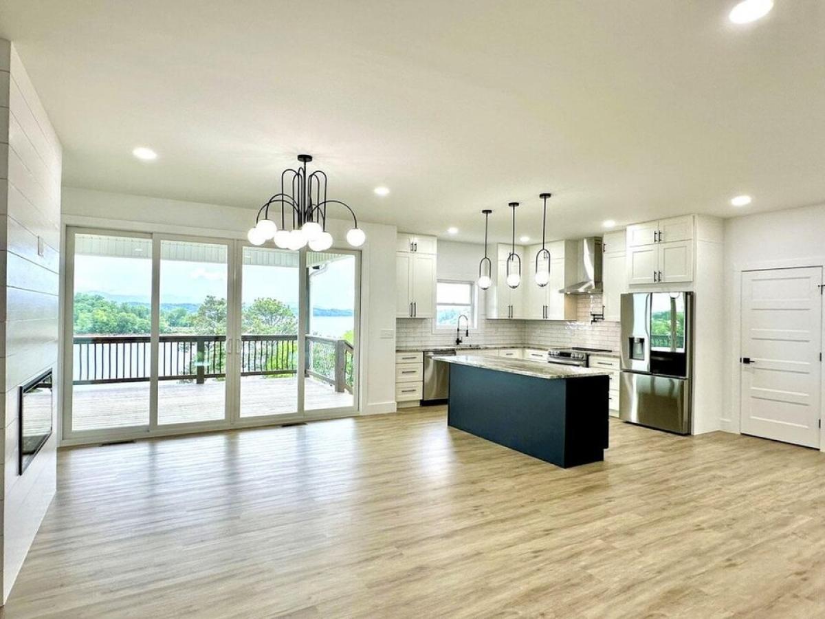 Picture of Home For Sale in Dandridge, Tennessee, United States