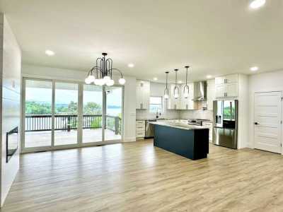 Home For Sale in Dandridge, Tennessee