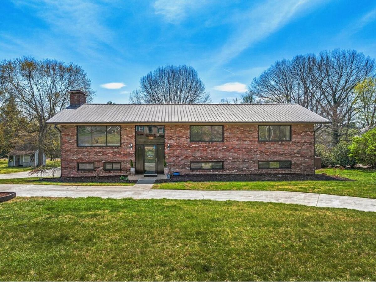 Picture of Home For Sale in Morristown, Tennessee, United States