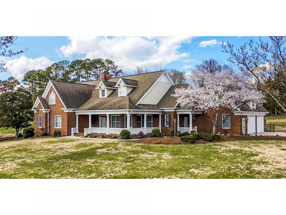 Picture of Home For Sale in Jefferson City, Tennessee, United States