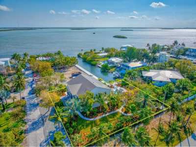Home For Sale in Sugarloaf Key, Florida