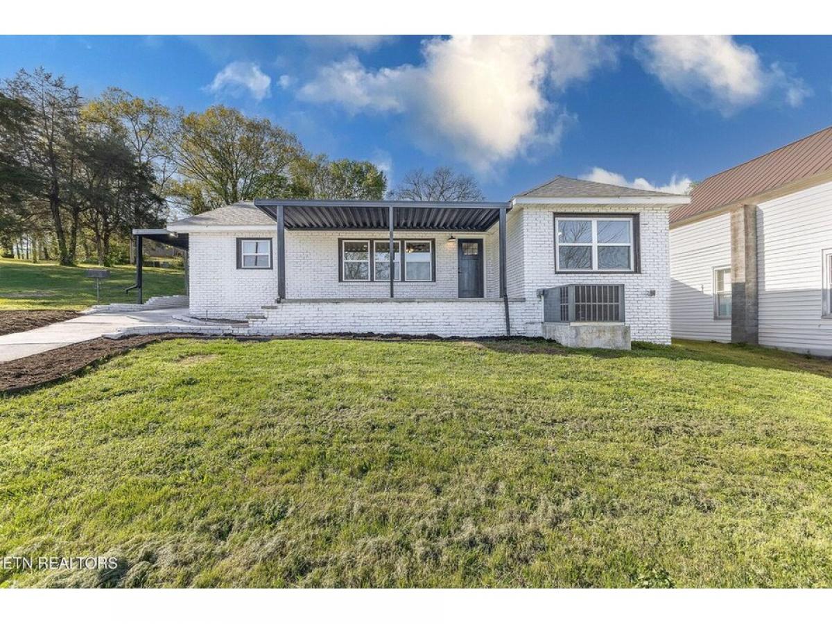 Picture of Home For Sale in Lenoir City, Tennessee, United States