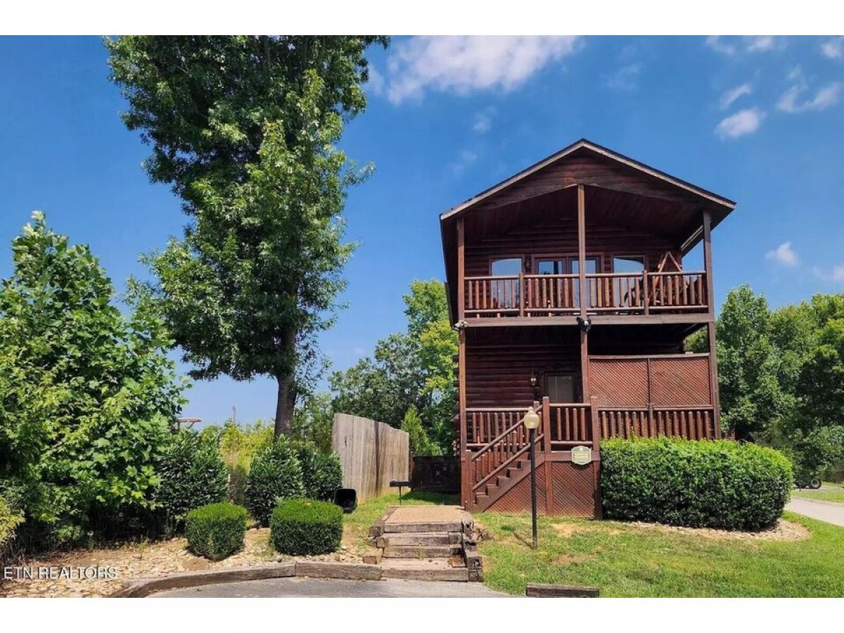 Picture of Home For Sale in Pigeon Forge, Tennessee, United States