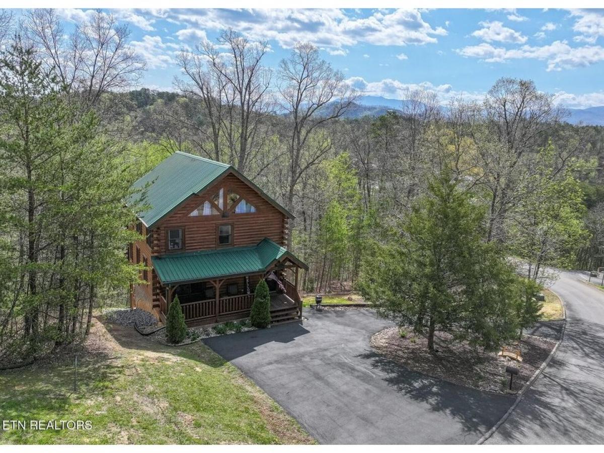 Picture of Home For Sale in Pigeon Forge, Tennessee, United States