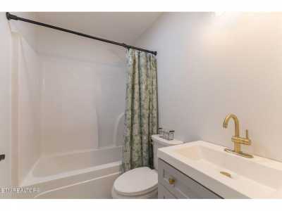 Home For Sale in Lenoir City, Tennessee