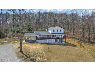 Home For Sale in Deer Lodge, Tennessee