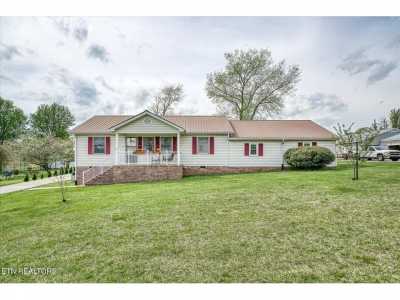Home For Sale in Mcminnville, Tennessee