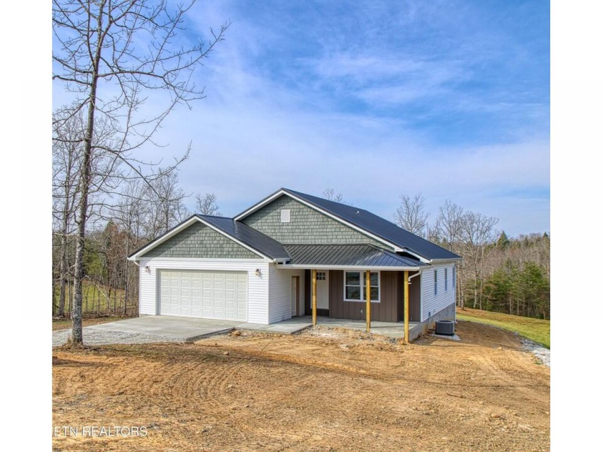 Picture of Home For Sale in Jamestown, Tennessee, United States