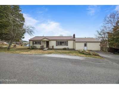 Home For Sale in Harriman, Tennessee