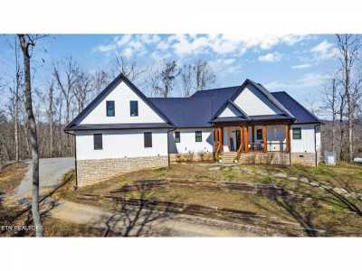 Home For Sale in Alpine, Tennessee