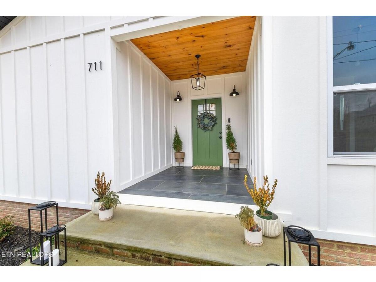 Picture of Home For Sale in Sweetwater, Tennessee, United States