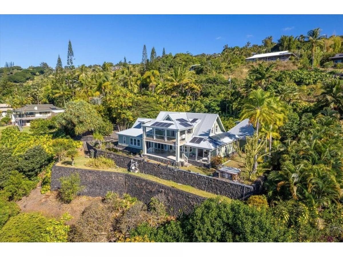 Picture of Home For Sale in Captain Cook, Hawaii, United States