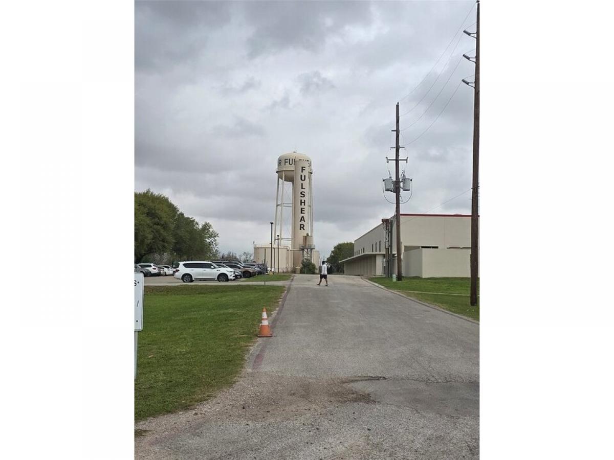 Picture of Residential Land For Sale in Fulshear, Texas, United States