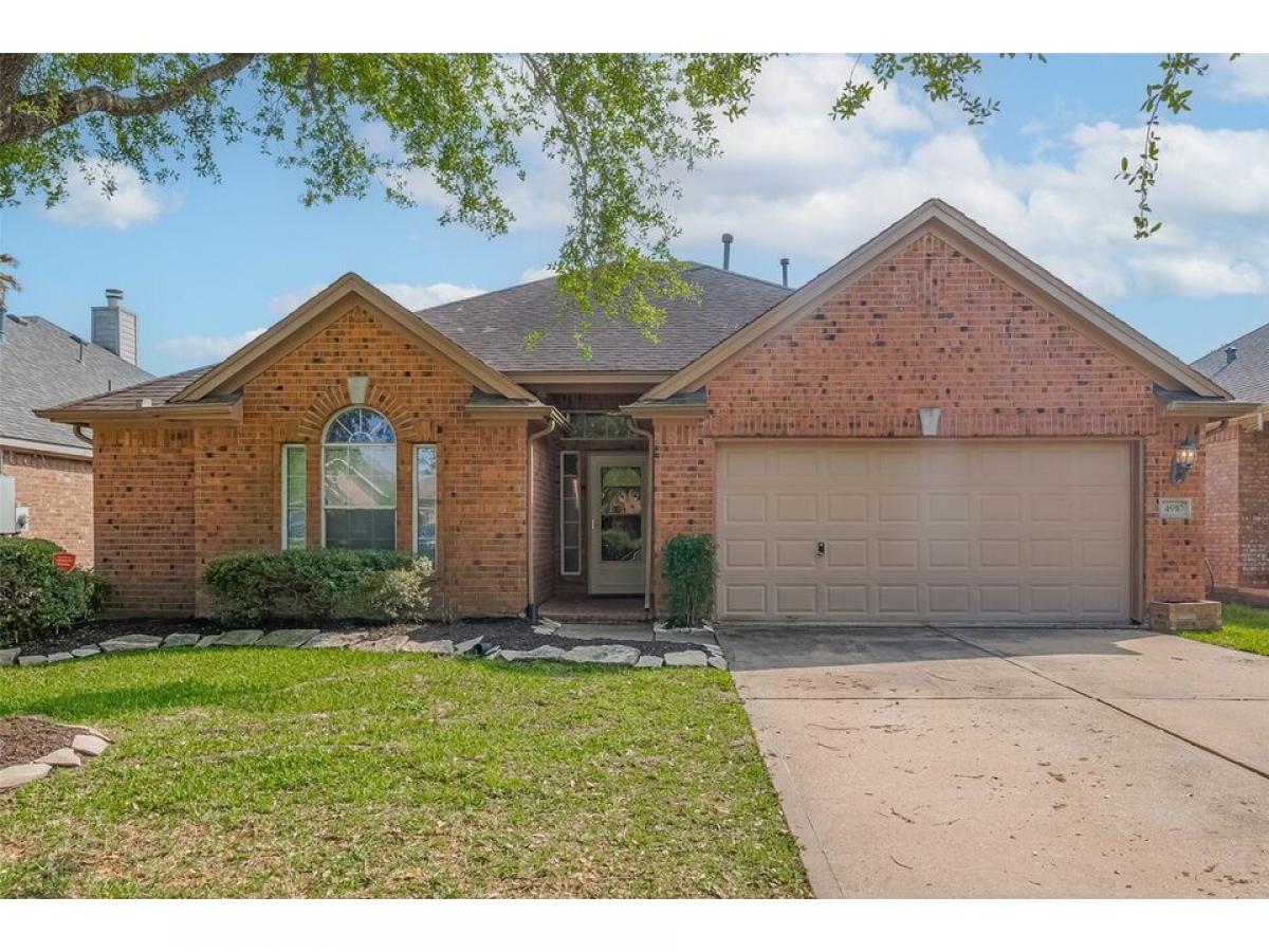 Picture of Home For Sale in Bacliff, Texas, United States