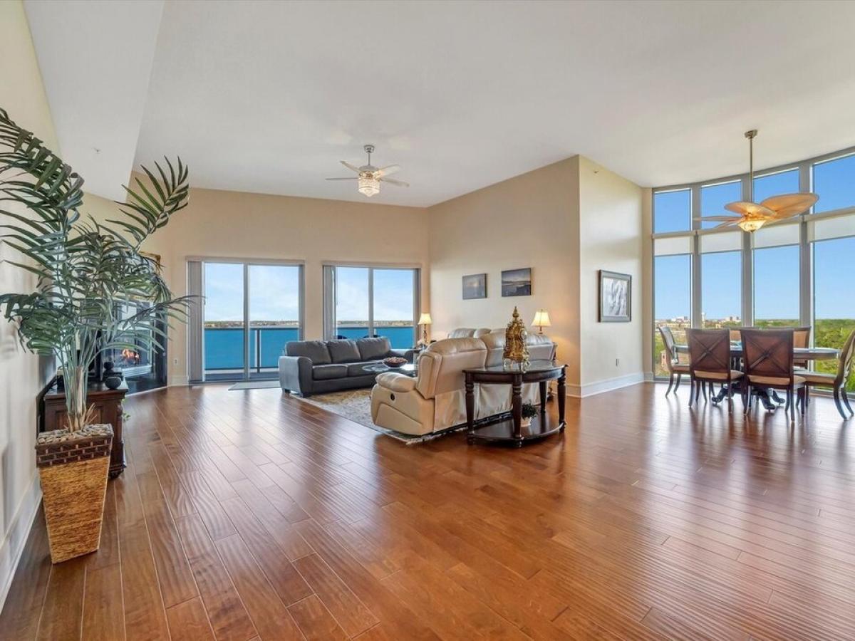 Picture of Home For Sale in Seabrook, Texas, United States